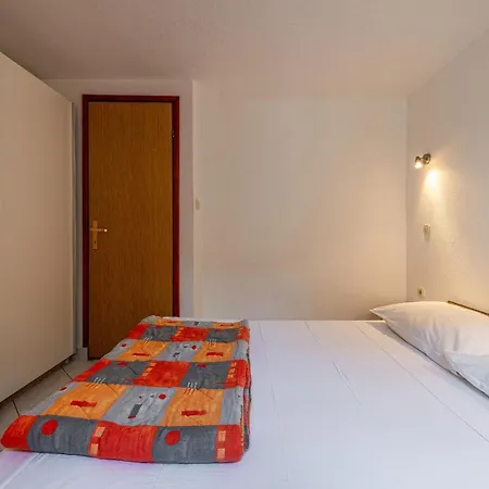 Apartment Bura *